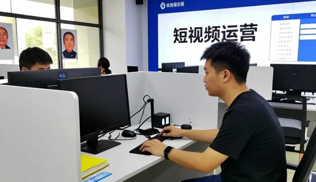 海口骏辉何网络科技有限公司提供适合短视频运营的APP开发
